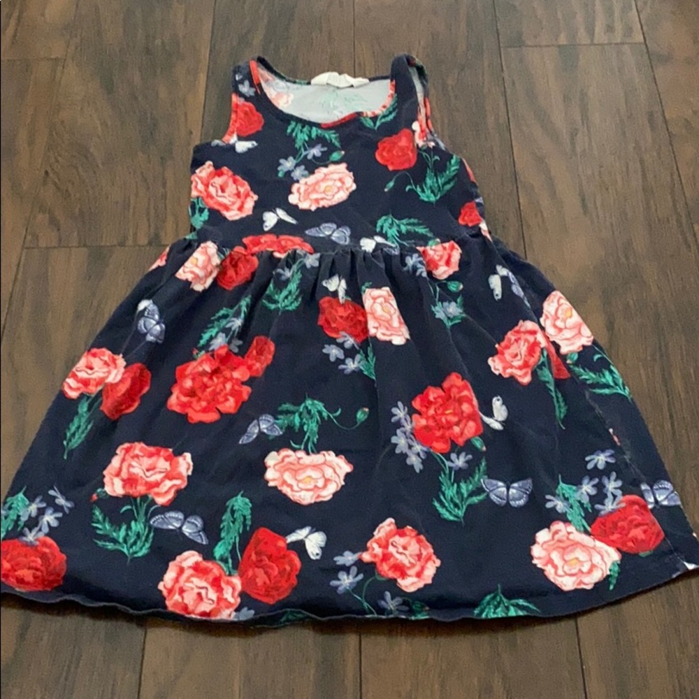 Cute summer dress for girls by H&M.